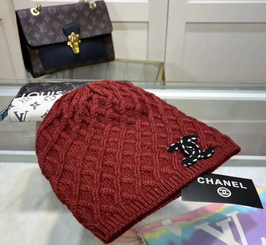 Chanel CC Logo Knit Beanie Hat 4